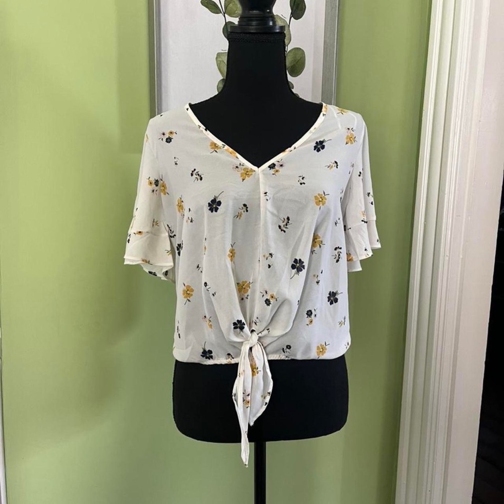 Flowy white floral tied blouse